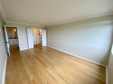 1731 Beacon St, Brookline, Massachusetts, 2 Bedrooms Bedrooms, 4 Rooms Rooms,1 BathroomBathrooms,Residential Lease,For Rent,Beacon St,73406843