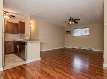 43 Burnham St, Belmont, Massachusetts, 2 Bedrooms Bedrooms, 4 Rooms Rooms,1.5 BathroomsBathrooms,Residential Lease,For Rent,Burnham St,73391025