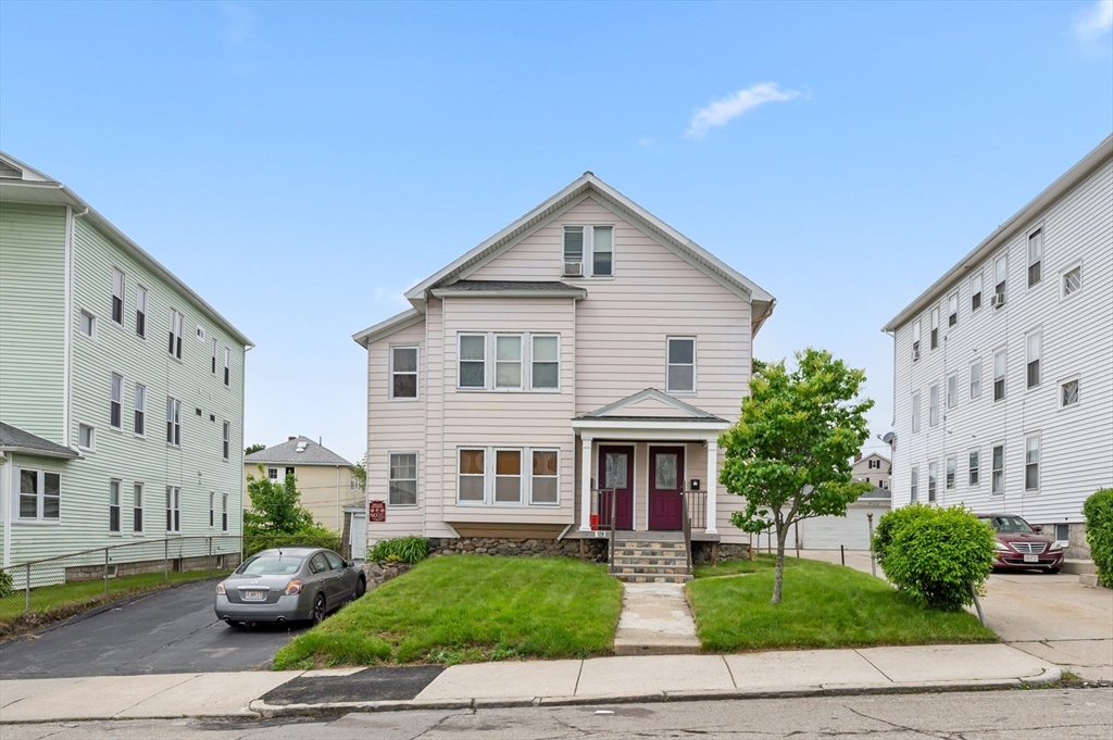 176 Vernon St, Worcester, Massachusetts, 7 Bedrooms Bedrooms, 14 Rooms Rooms,2 BathroomsBathrooms,Residential Income,For Sale,Vernon St,73378002