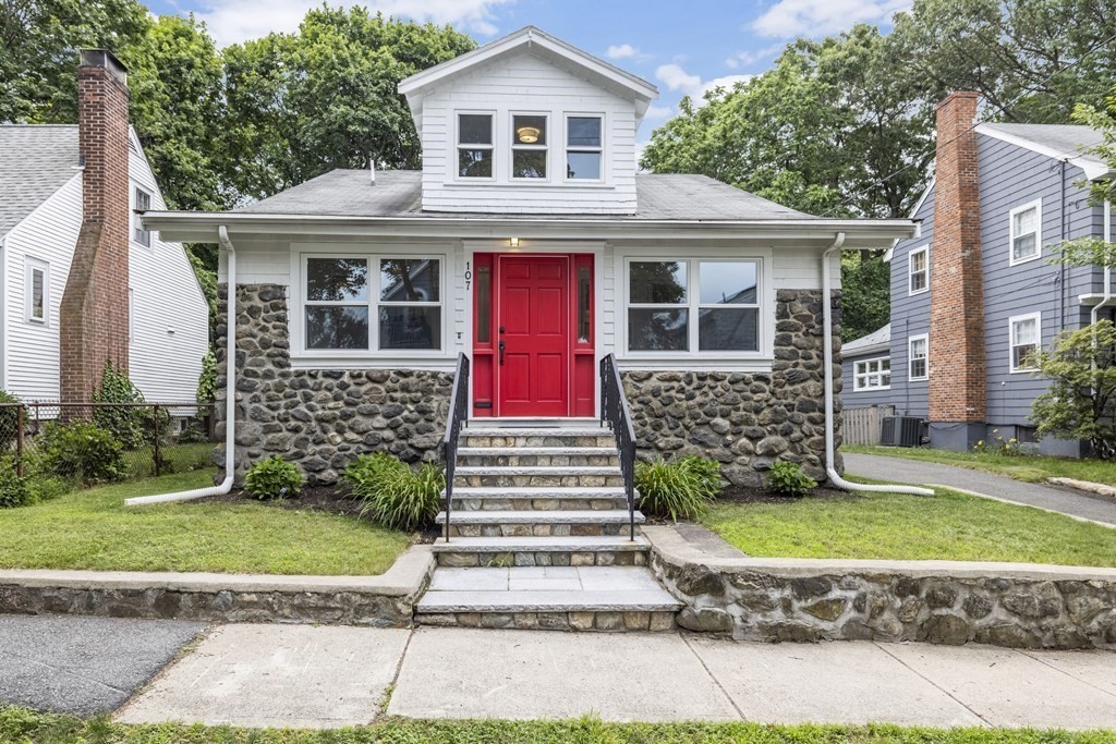 107 Ronald Road, Arlington, Massachusetts, 3 Bedrooms Bedrooms, 9 Rooms Rooms,1.5 BathroomsBathrooms,Residential Lease,For Rent,Ronald Road,73416362