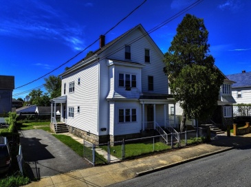 405 Warren St, Fall River, Massachusetts, 8 Bedrooms Bedrooms, 14 Rooms Rooms,3 BathroomsBathrooms,Residential Income,For Sale,Warren St,73373611
