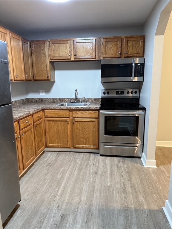 111 Jenkins, New Bedford, Massachusetts, 2 Bedrooms Bedrooms, 5 Rooms Rooms,1 BathroomBathrooms,Residential Lease,For Rent,Jenkins,73421246