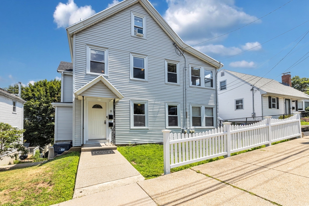 9 Beryl Street, Boston, Massachusetts, 6 Bedrooms Bedrooms, 12 Rooms Rooms,3 BathroomsBathrooms,Residential Income,For Sale,Beryl Street,73410534