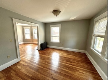 250 Hyde Park Ave, Boston, Massachusetts, 2 Bedrooms Bedrooms, 5 Rooms Rooms,1 BathroomBathrooms,Residential Lease,For Rent,Hyde Park Ave,73412734