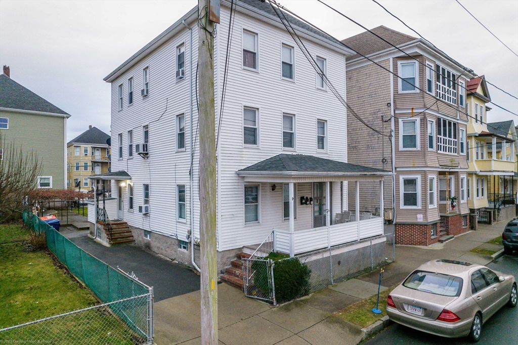 186 Division St, New Bedford, Massachusetts, 8 Bedrooms Bedrooms, 15 Rooms Rooms,3.5 BathroomsBathrooms,Residential Income,For Sale,Division St,73413041