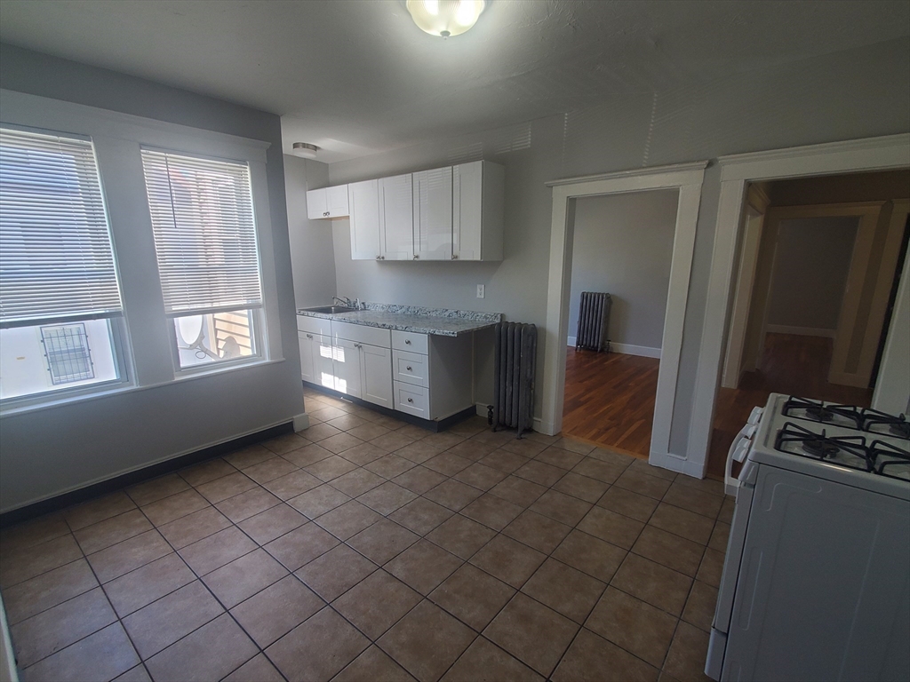 79 Rosseter Street, Boston, Massachusetts, 2 Bedrooms Bedrooms, 4 Rooms Rooms,1 BathroomBathrooms,Residential Lease,For Rent,Rosseter Street,73396010