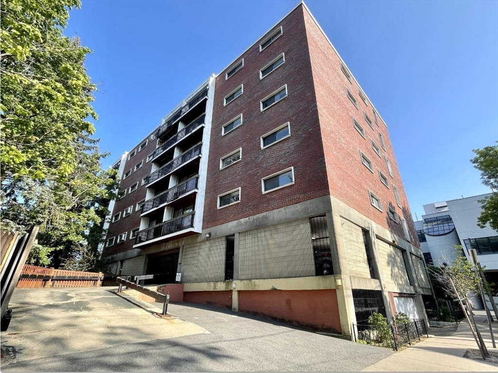 1643 Cambridge St, Cambridge, Massachusetts, 1 Bedroom Bedrooms, 4 Rooms Rooms,1 BathroomBathrooms,Residential Lease,For Rent,Cambridge St,73407603