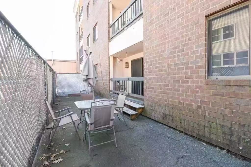 24 Corey St, Everett, Massachusetts, 2 Bedrooms Bedrooms, 4 Rooms Rooms,2 BathroomsBathrooms,Residential Lease,For Rent,Corey St,73392337