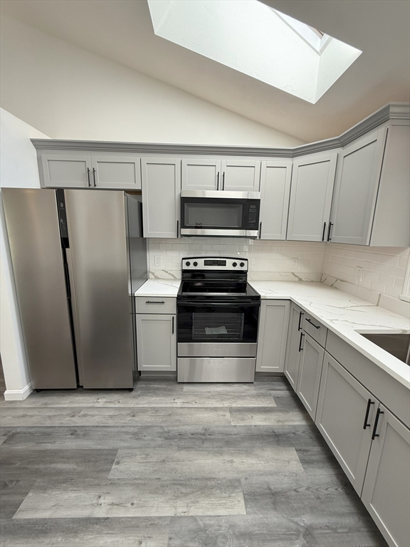 95 Kenberma Rd., Worcester, Massachusetts, 3 Bedrooms Bedrooms, 6 Rooms Rooms,2 BathroomsBathrooms,Residential Lease,For Rent,Kenberma Rd.,73409908