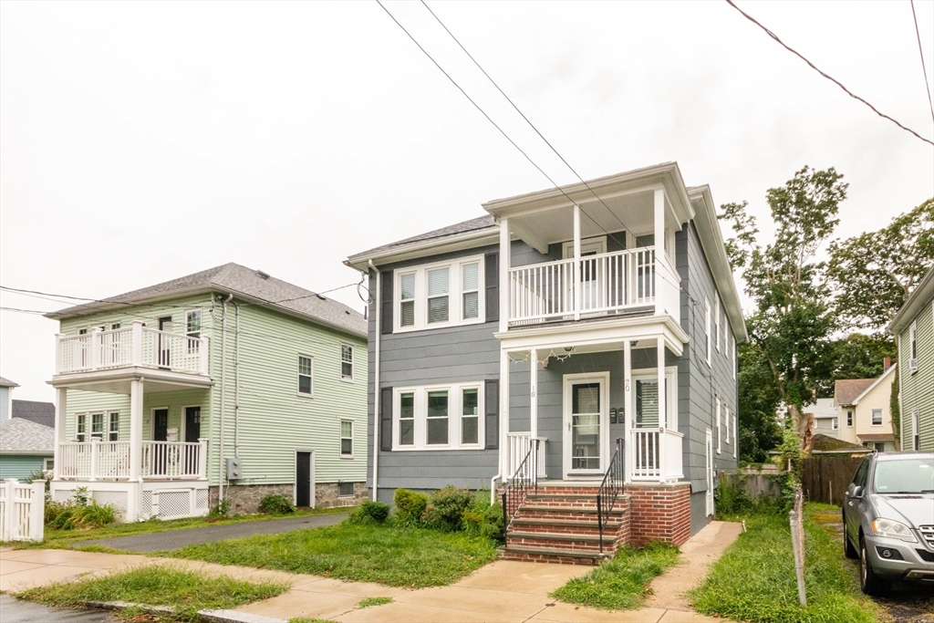 18-20 Fresno St, Boston, Massachusetts, 5 Bedrooms Bedrooms, 11 Rooms Rooms,2 BathroomsBathrooms,Residential Income,For Sale,Fresno St,73420829