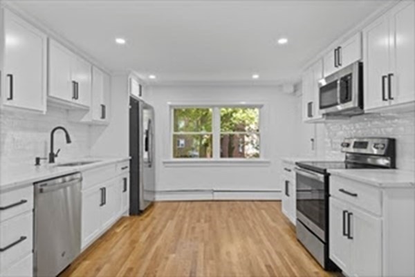 53 Aldrich Rd, Watertown, Massachusetts, 2 Bedrooms Bedrooms, 4 Rooms Rooms,1 BathroomBathrooms,Residential Lease,For Rent,Aldrich Rd,73397690