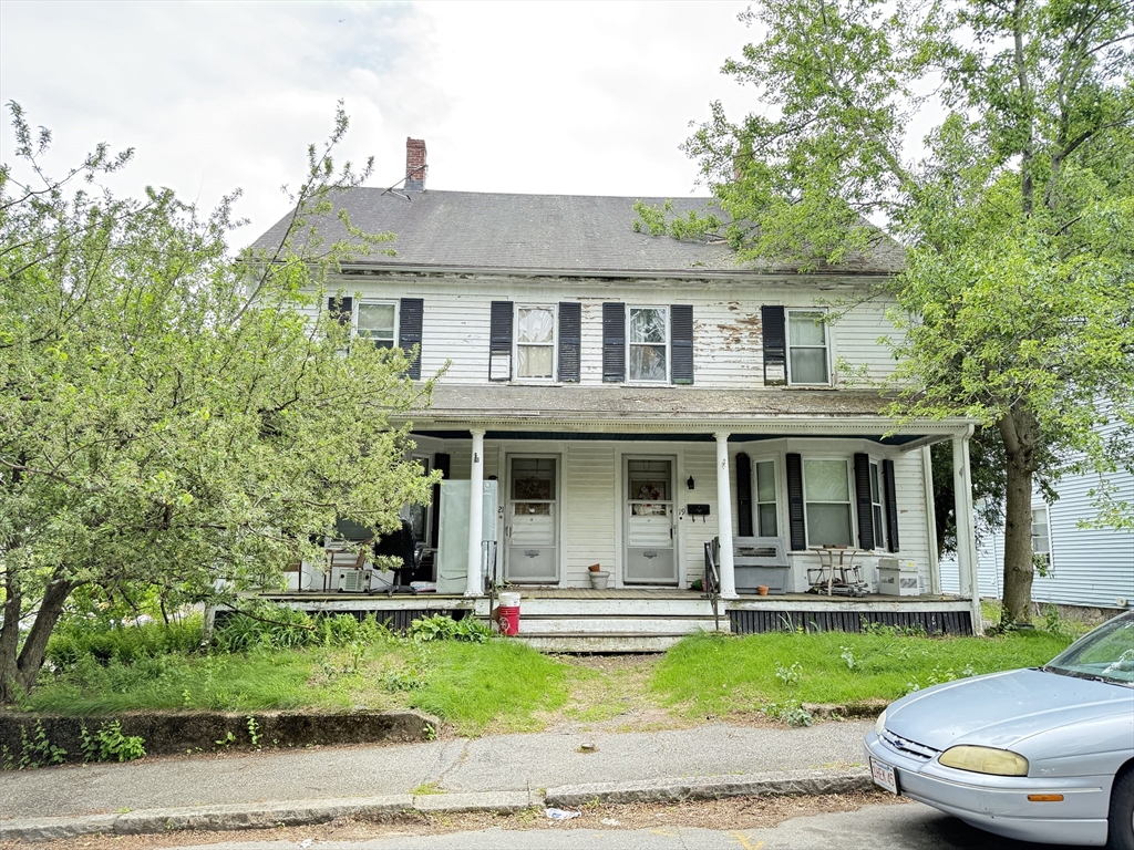 19 Davis St, Woburn, Massachusetts, 4 Bedrooms Bedrooms, 16 Rooms Rooms,2 BathroomsBathrooms,Residential Income,For Sale,Davis St,73380734