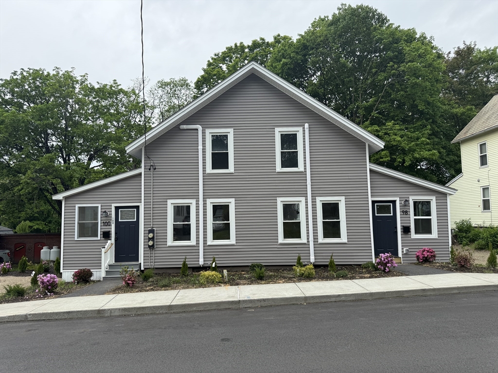 98-100 Hope St, Greenfield, Massachusetts, 6 Bedrooms Bedrooms, 14 Rooms Rooms,2 BathroomsBathrooms,Residential Income,For Sale,Hope St,73375456