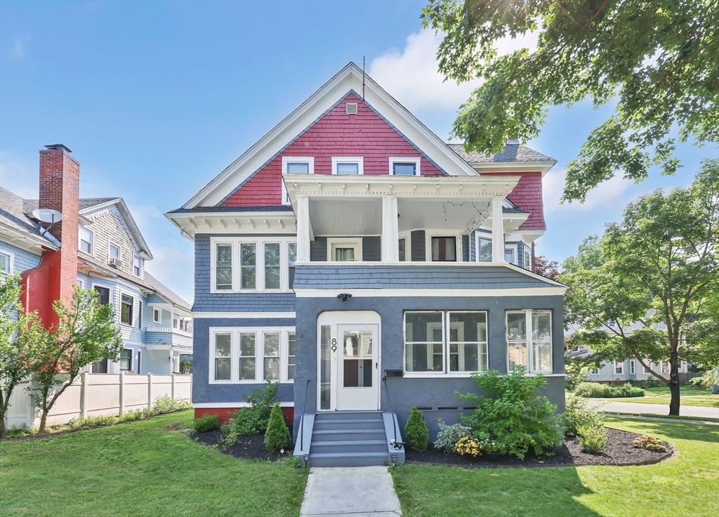 89 Firglade Ave, Springfield, Massachusetts, 9 Bedrooms Bedrooms, 15 Rooms Rooms,3 BathroomsBathrooms,Residential Income,For Sale,Firglade Ave,73401888