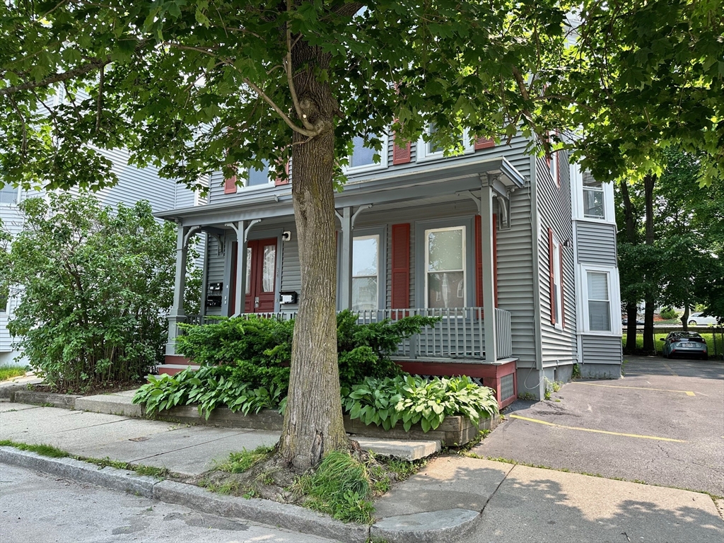 34 Wachusett St, Worcester, Massachusetts, 12 Bedrooms Bedrooms, 20 Rooms Rooms,3 BathroomsBathrooms,Residential Income,For Sale,Wachusett St,73389922