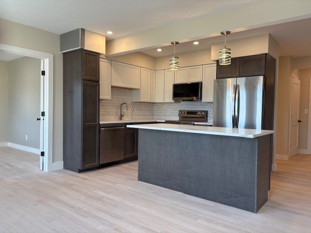 70 Summer St, Kingston, Massachusetts, 2 Bedrooms Bedrooms, 5 Rooms Rooms,1.5 BathroomsBathrooms,Residential Lease,For Rent,Summer St,73343597