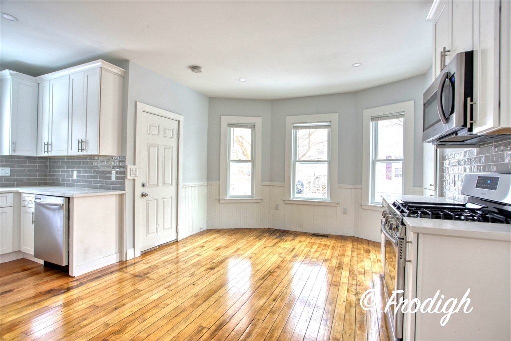 118 Plymouth, Bridgewater, Massachusetts, 3 Bedrooms Bedrooms, 5 Rooms Rooms,1 BathroomBathrooms,Residential Lease,For Rent,Plymouth,73409078