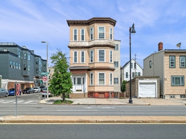 524 Bennington Street, Boston, Massachusetts, 8 Bedrooms Bedrooms, 18 Rooms Rooms,3 BathroomsBathrooms,Residential Income,For Sale,Bennington Street,73384287