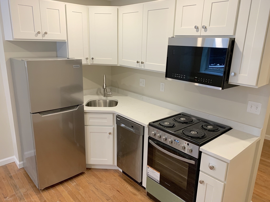 52 Irving St, Boston, Massachusetts, 1 Bedroom Bedrooms, 3 Rooms Rooms,1 BathroomBathrooms,Residential Lease,For Rent,Irving St,73413723