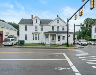1 Hartford Ave W, Uxbridge, Massachusetts, 7 Bedrooms Bedrooms, 17 Rooms Rooms,5 BathroomsBathrooms,Residential Income,For Sale,Hartford Ave W,73413948