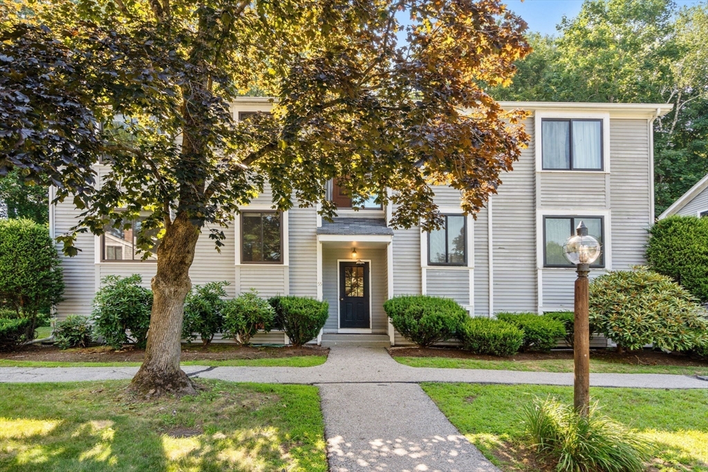 55 Staffordshire Lane, Concord, Massachusetts, 2 Bedrooms Bedrooms, 5 Rooms Rooms,1.5 BathroomsBathrooms,Residential Lease,For Rent,Staffordshire Lane,73350937