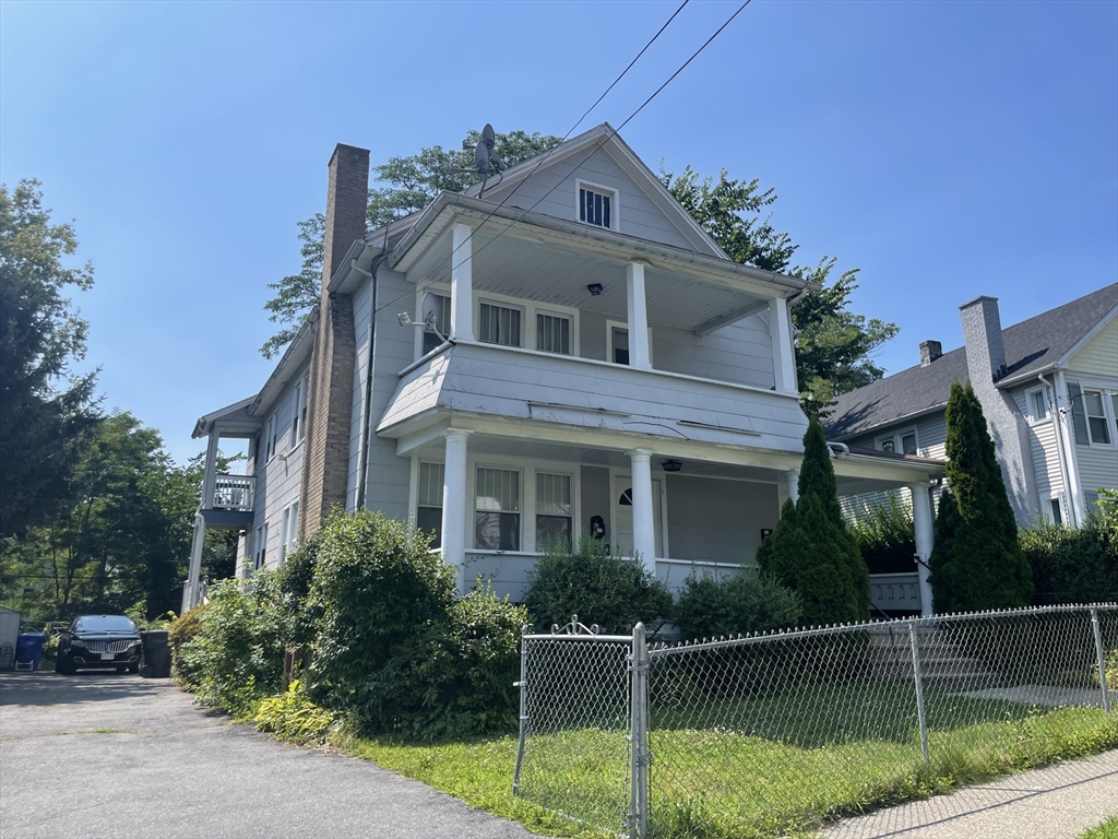 112-114 Clifton Ave, Springfield, Massachusetts, 6 Bedrooms Bedrooms, 12 Rooms Rooms,2 BathroomsBathrooms,Residential Income,For Sale,Clifton Ave,73411504