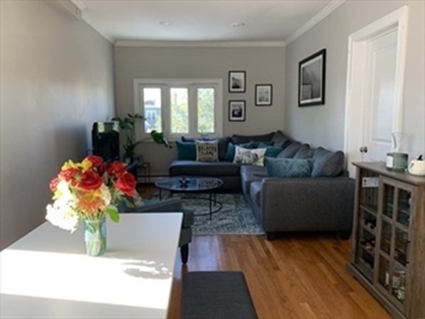 43 Rogers, Boston, Massachusetts, 2 Bedrooms Bedrooms, 4 Rooms Rooms,1 BathroomBathrooms,Residential Lease,For Rent,Rogers,73351864