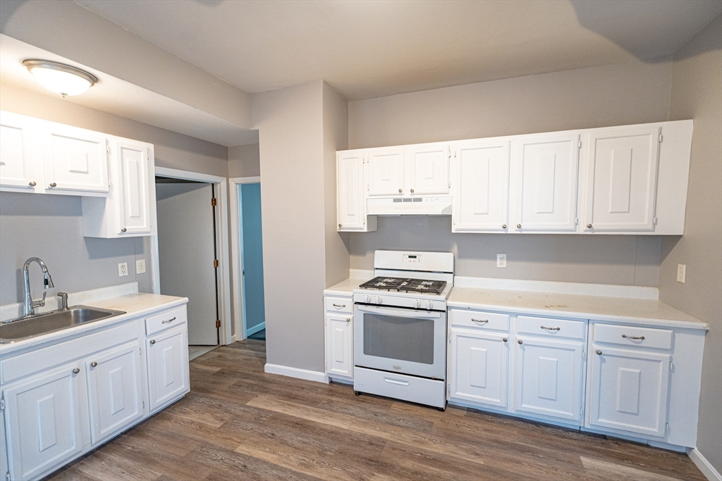 421 Ferry Street, Everett, Massachusetts, 2 Bedrooms Bedrooms, 5 Rooms Rooms,1 BathroomBathrooms,Residential Lease,For Rent,Ferry Street,73413803