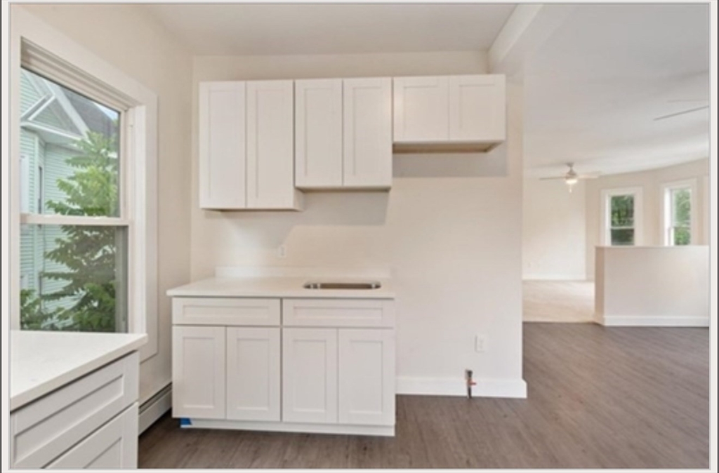 23-25 Davenport St, Haverhill, Massachusetts, 2 Bedrooms Bedrooms, 4 Rooms Rooms,1 BathroomBathrooms,Residential Lease,For Rent,Davenport St,73400555