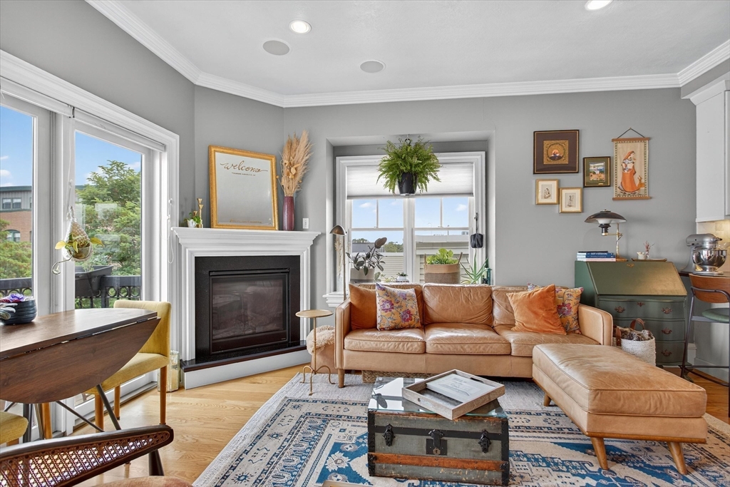 862 East Second St, Boston, Massachusetts, 2 Bedrooms Bedrooms, 6 Rooms Rooms,2 BathroomsBathrooms,Residential Lease,For Rent,East Second St,73423394