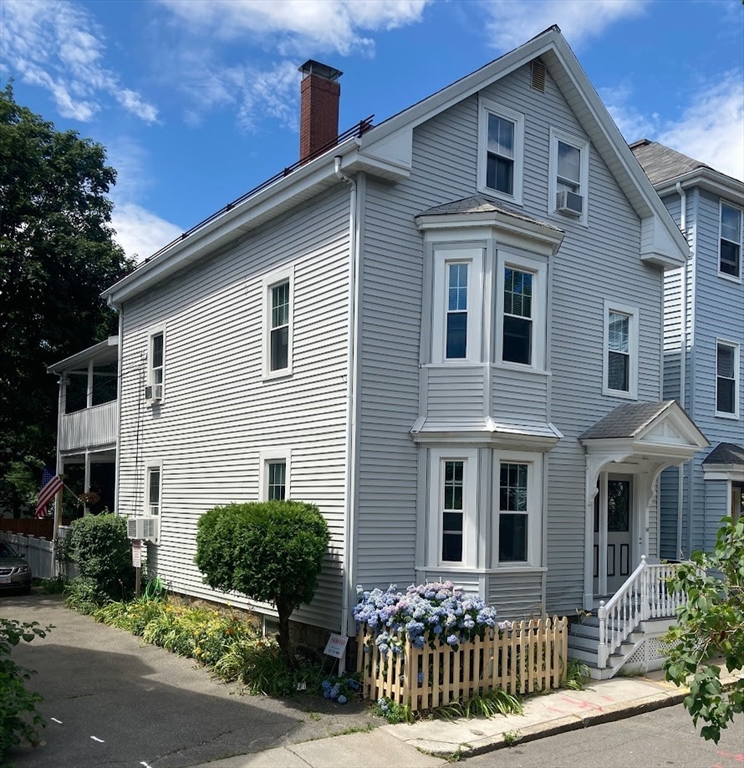 53 Prince Street, Brookline, Massachusetts, 2 Bedrooms Bedrooms, 4 Rooms Rooms,1.5 BathroomsBathrooms,Residential Lease,For Rent,Prince Street,73355439