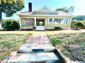 142 Pleasant St, Wakefield, Massachusetts, 2 Bedrooms Bedrooms, 5 Rooms Rooms,1.5 BathroomsBathrooms,Residential Lease,For Rent,Pleasant St,73404835 142 Pleasant St, Wakefield, Massachusetts, 2 Bedrooms Bedrooms, 5 Rooms Rooms,1.5 BathroomsBathrooms,Residential Lease,For Rent,Pleasant St,73404835