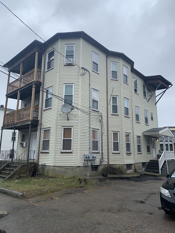 295 Grove Street, Brockton, Massachusetts, 9 Bedrooms Bedrooms, 15 Rooms Rooms,3 BathroomsBathrooms,Residential Income,For Sale,Grove Street,73383483