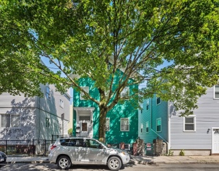 38 Hunting Street, Cambridge, Massachusetts, 4 Bedrooms Bedrooms, 9 Rooms Rooms,2.5 BathroomsBathrooms,Residential Income,For Sale,Hunting Street,73408399