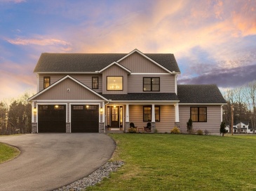 71 Watt St, Lunenburg, Massachusetts, 4 Bedrooms Bedrooms, 7 Rooms Rooms,2.5 BathroomsBathrooms,Residential,For Sale,Watt St,73363327