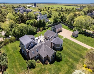 28 Crocker Drive, Edgartown, Massachusetts, 4 Bedrooms Bedrooms, 10 Rooms Rooms,5 BathroomsBathrooms,Residential,For Sale,Crocker Drive,73355339