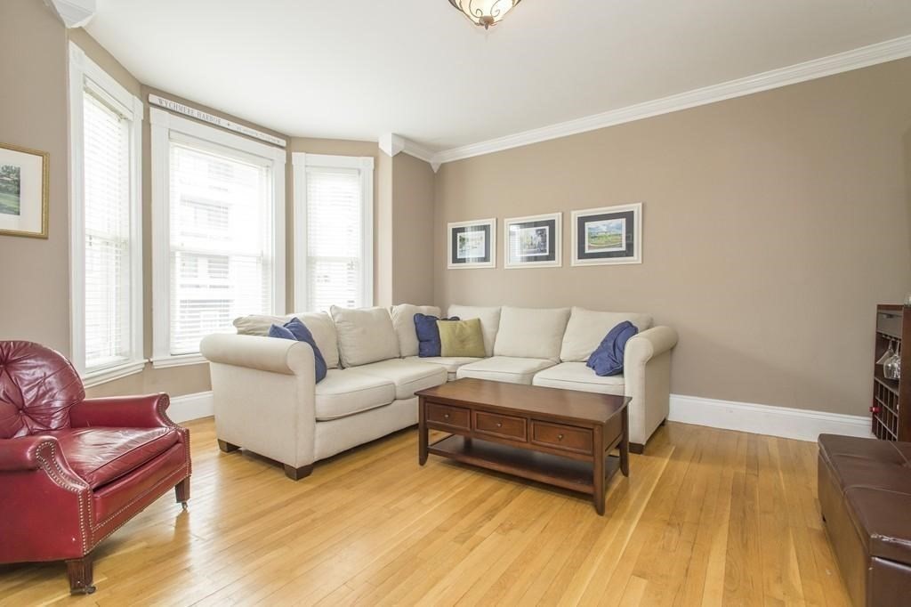 640 East 5th St, Boston, Massachusetts, 2 Bedrooms Bedrooms, 5 Rooms Rooms,1 BathroomBathrooms,Residential Lease,For Rent,East 5th St,73406904