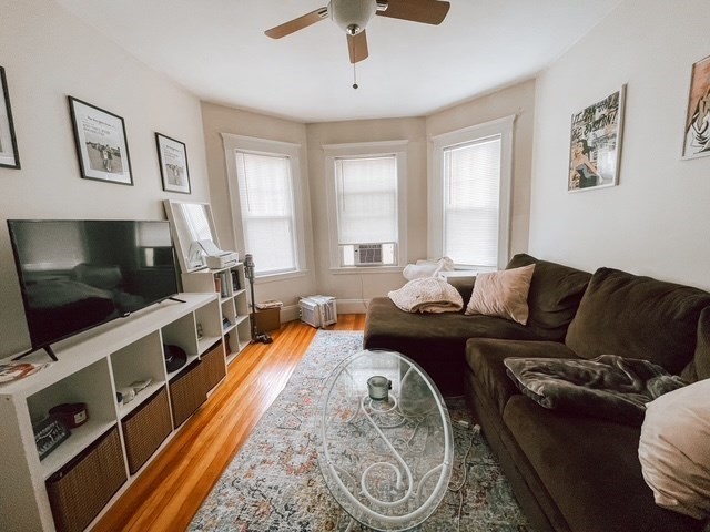 715 East 2nd St, Boston, Massachusetts, 3 Bedrooms Bedrooms, 5 Rooms Rooms,1 BathroomBathrooms,Residential Lease,For Rent,East 2nd St,73405022