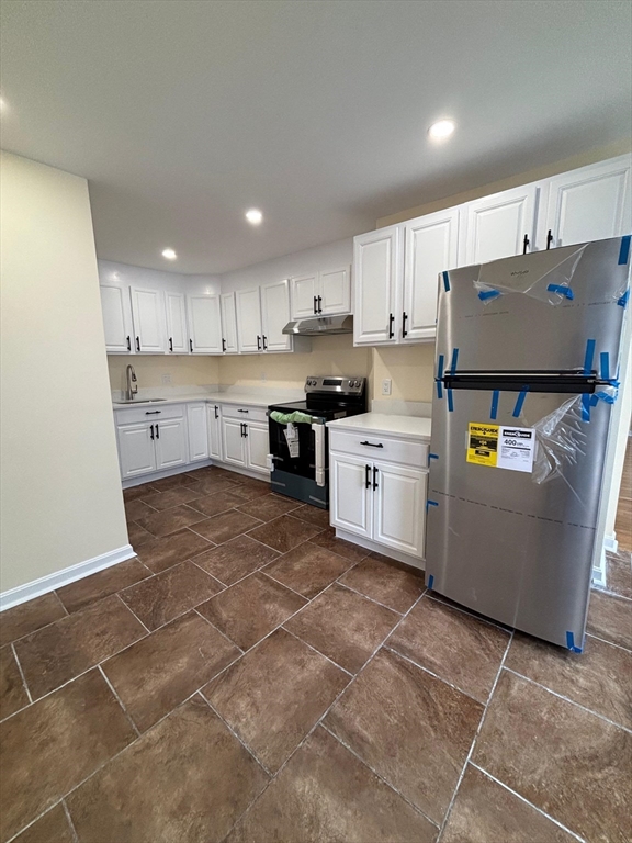 71 Summer, Everett, Massachusetts, 3 Bedrooms Bedrooms, 4 Rooms Rooms,1 BathroomBathrooms,Residential Lease,For Rent,Summer,73424200