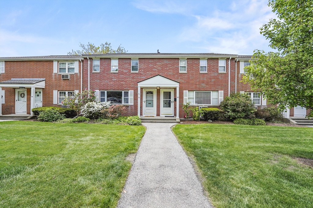 56 Village Green Drive, North Andover, Massachusetts, 3 Bedrooms Bedrooms, 5 Rooms Rooms,1.5 BathroomsBathrooms,Residential,For Sale,Village Green Drive,73376491