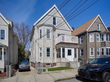 9 Jay Street, Somerville, Massachusetts, 6 Bedrooms Bedrooms, 12 Rooms Rooms,3 BathroomsBathrooms,Residential Income,For Sale,Jay Street,73354364