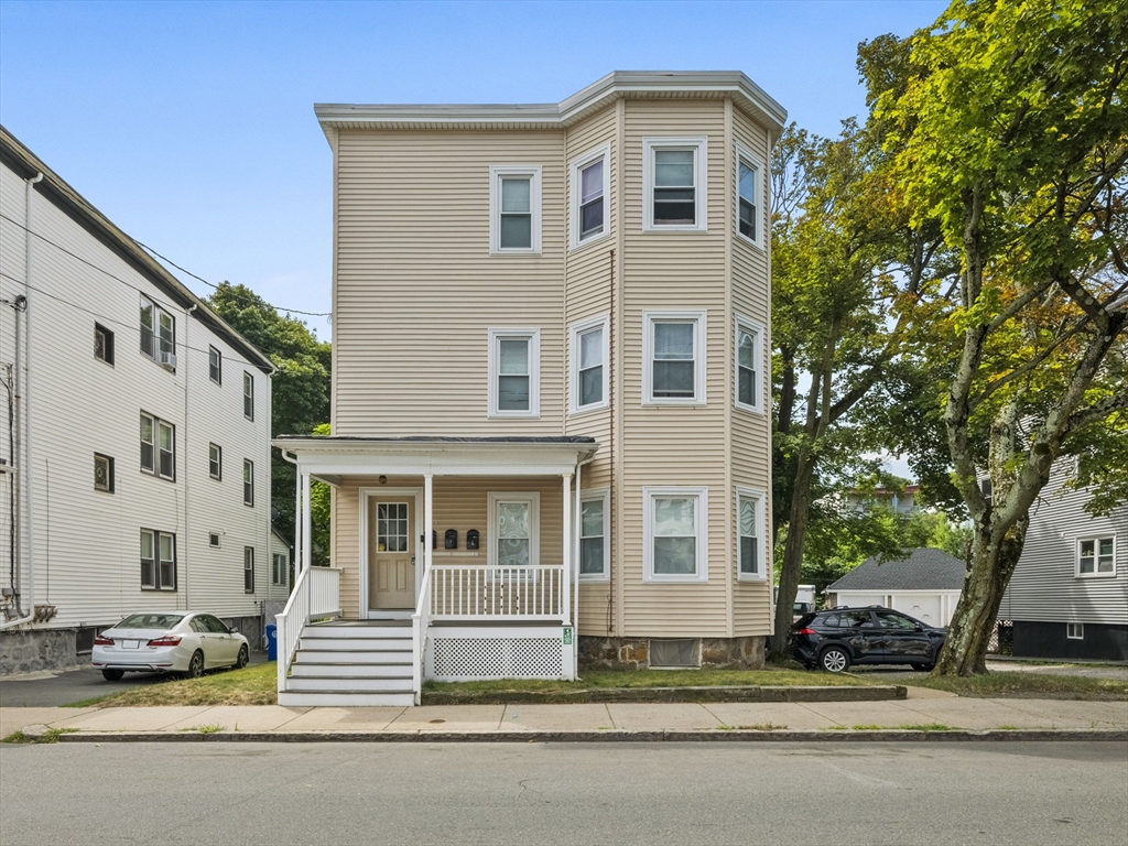 115 Sagamore Ave, Chelsea, Massachusetts, 8 Bedrooms Bedrooms, 17 Rooms Rooms,3 BathroomsBathrooms,Residential Income,For Sale,Sagamore Ave,73416800