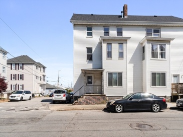 916-922 Rodman St, Fall River, Massachusetts, 9 Bedrooms Bedrooms, 18 Rooms Rooms,3 BathroomsBathrooms,Residential Income,For Sale,Rodman St,73376370