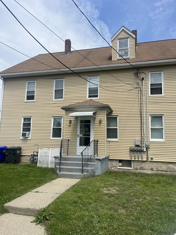 27 Meade Street, Milford, Massachusetts, 1 Bedroom Bedrooms, 3 Rooms Rooms,1 BathroomBathrooms,Residential Lease,For Rent,Meade Street,73396752