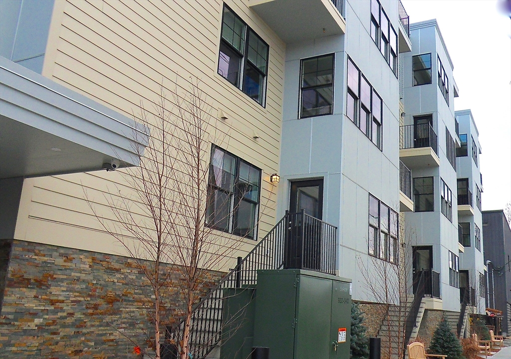 76 Stonley Road, Boston, Massachusetts, 2 Bedrooms Bedrooms, 4 Rooms Rooms,2 BathroomsBathrooms,Residential Lease,For Rent,Stonley Road,73390336