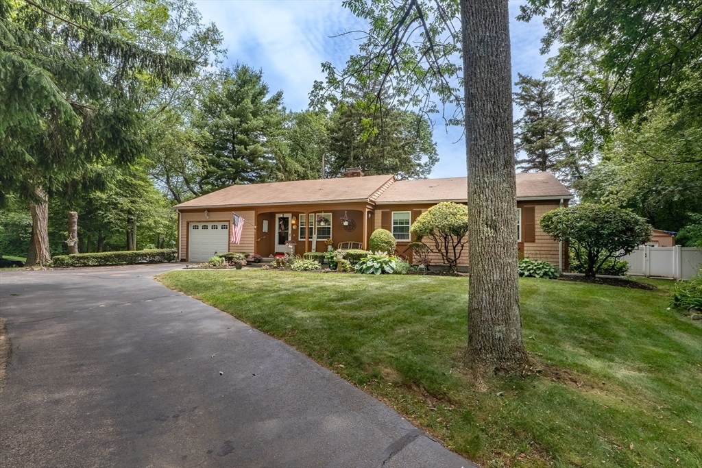 140 Stoney Hill Rd, Swansea, Massachusetts, 3 Bedrooms Bedrooms, 6 Rooms Rooms,1.5 BathroomsBathrooms,Residential,For Sale,Stoney Hill Rd,73398353