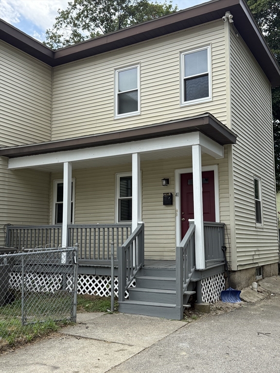 41 Hayes St, Framingham, Massachusetts, 2 Bedrooms Bedrooms, 4 Rooms Rooms,1 BathroomBathrooms,Residential Lease,For Rent,Hayes St,73423078