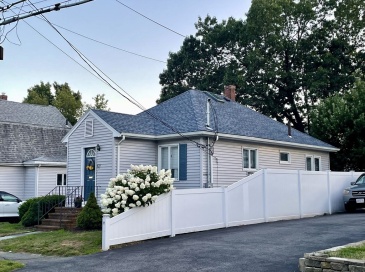 429 Central St, Saugus, Massachusetts, 1 Bedroom Bedrooms, 5 Rooms Rooms,1 BathroomBathrooms,Residential Lease,For Rent,Central St,73421857 429 Central St, Saugus, Massachusetts, 1 Bedroom Bedrooms, 5 Rooms Rooms,1 BathroomBathrooms,Residential Lease,For Rent,Central St,73421857