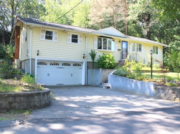 5 Cheryl Ave, Burlington, Massachusetts, 3 Bedrooms Bedrooms, 6 Rooms Rooms,1 BathroomBathrooms,Residential Lease,For Rent,Cheryl Ave,73416643 5 Cheryl Ave, Burlington, Massachusetts, 3 Bedrooms Bedrooms, 6 Rooms Rooms,1 BathroomBathrooms,Residential Lease,For Rent,Cheryl Ave,73416643