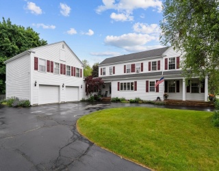 406 Central St, East Bridgewater, Massachusetts, 6 Bedrooms Bedrooms, 14 Rooms Rooms,4.5 BathroomsBathrooms,Residential Income,For Sale,Central St,73386697